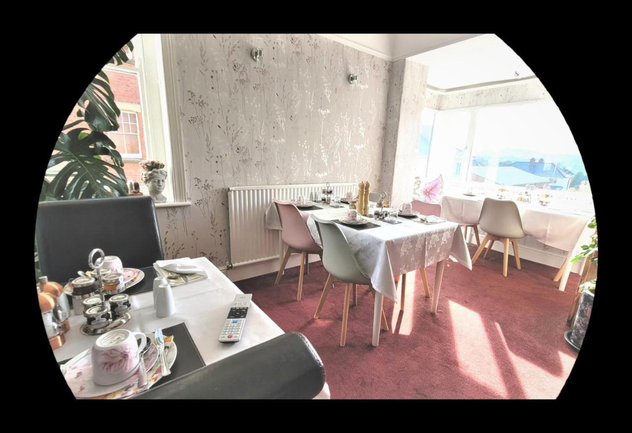 Greylands Guest House Llandrindod Wells Exteriör bild