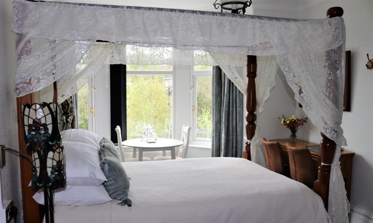 Greylands Guest House Llandrindod Wells Exteriör bild