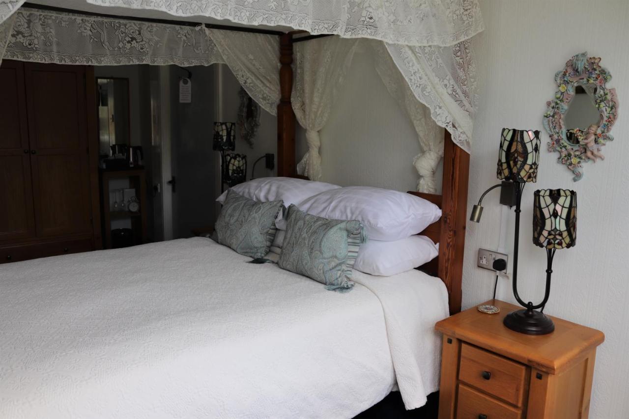 Greylands Guest House Llandrindod Wells Exteriör bild