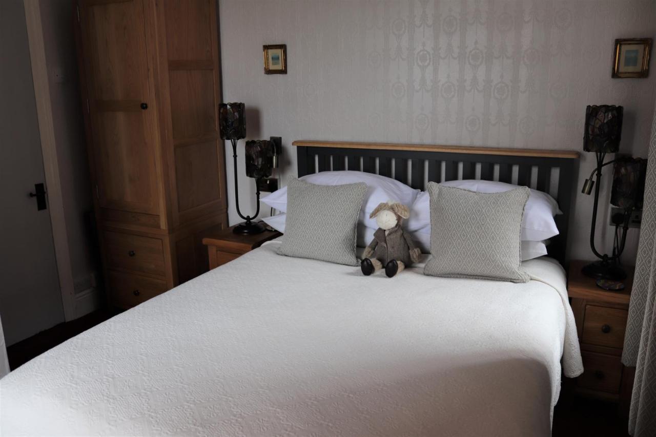 Greylands Guest House Llandrindod Wells Exteriör bild