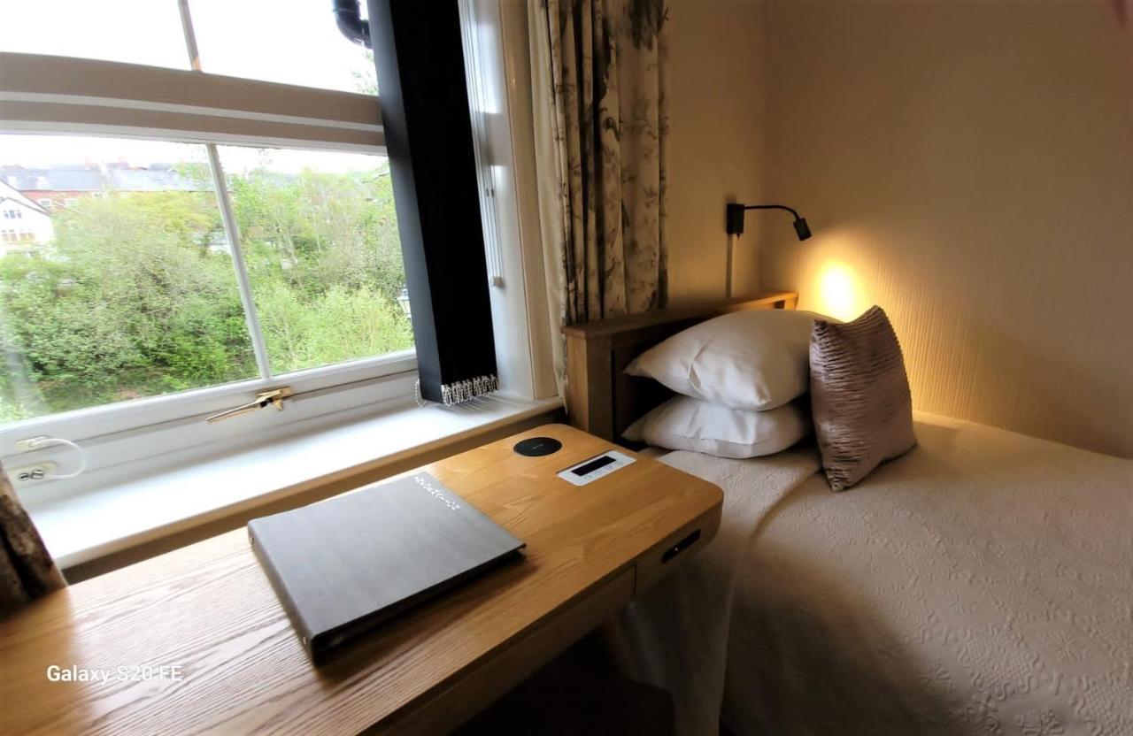 Greylands Guest House Llandrindod Wells Exteriör bild