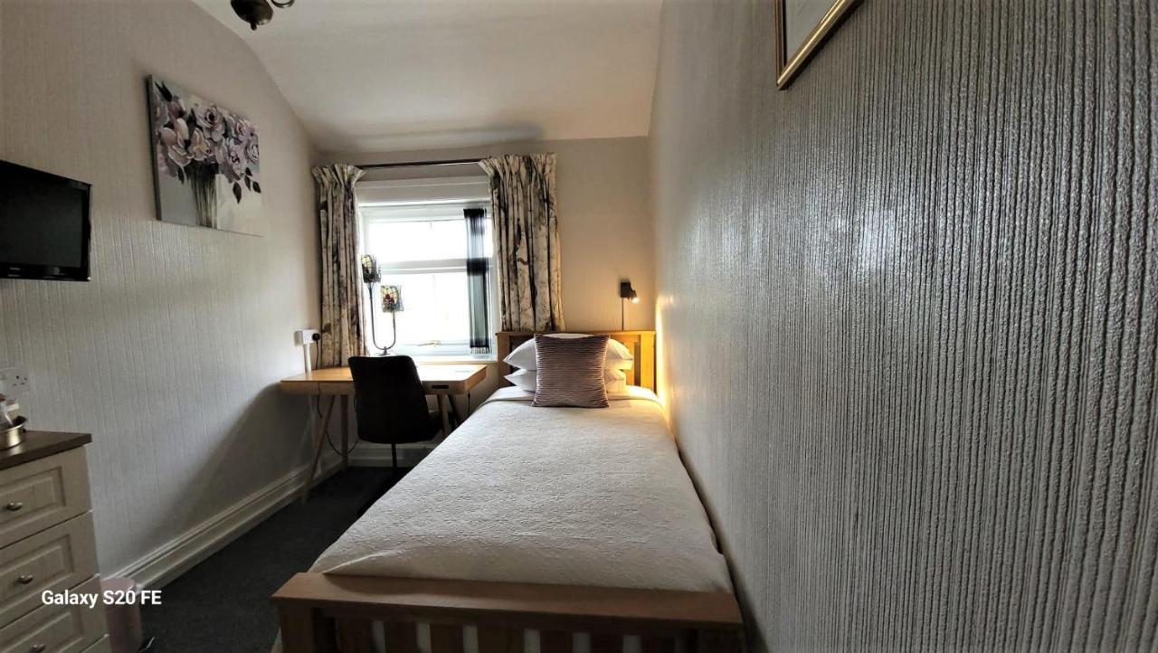 Greylands Guest House Llandrindod Wells Exteriör bild